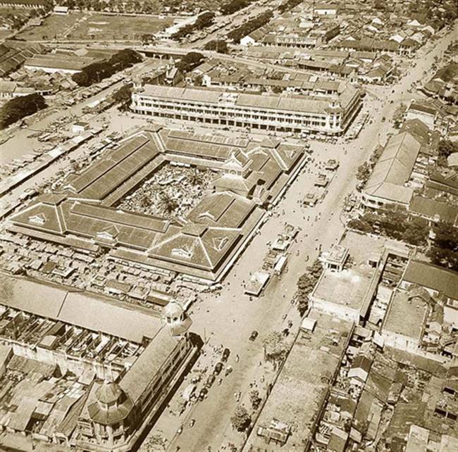 Toàn cảnh chợ Bình Tây năm 1955 nhìn từ máy bay. Ảnh tư liệu.