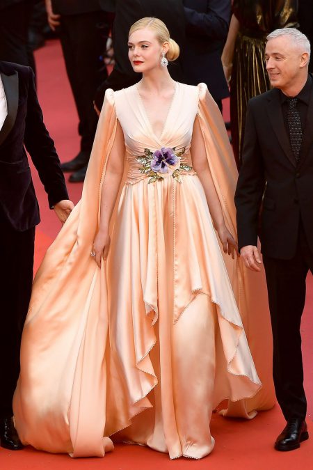 Nữ giám khảo Elle Fanning xinh như công chúa - Ảnh: Getty Images