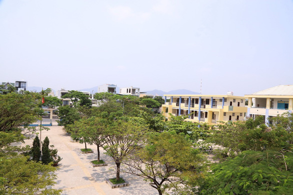 Trường THPT Thanh Khê sau hơn 10 năm xây dựng đã rợp bóng cây xanh 