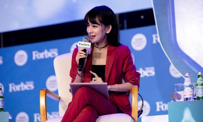 Tôn Nữ Tường Vân tại Women's Summit 2019. Ảnh: Forbes Việt Nam.