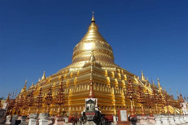 Shwezigon là ngôi chùa được dát vàng đầu tiên và được xem là linh thiêng nhất Myanmar