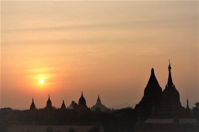 Bình minh ở Bagan - thành phố mới được UNESCO công nhận là Di sản văn hóa thế giới