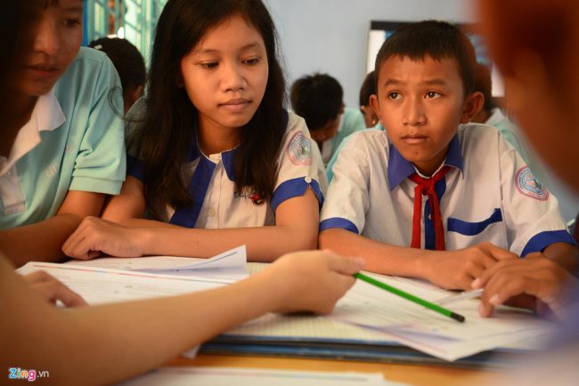 Các em học sinh trường THCS Nguyễn Bỉnh Khiêm hào hứng với các ý tưởng siêu anh hùng.