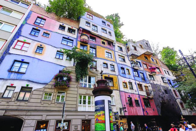 Nhà Hundertwasser ở Vienna. Ảnh: Getty Images