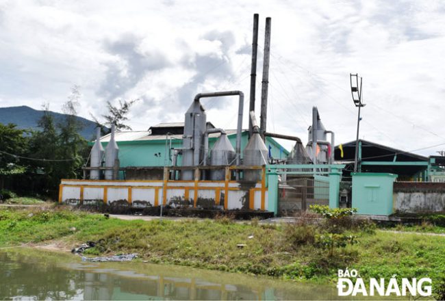 Nhà máy thu gom và xử lý phế liệu thủy sản được xây dựng nằm ngoài ranh giới Khu công nghiệp dịch vụ thủy sản Thọ Quang và cử tri phản ánh là gây mùi hôi.