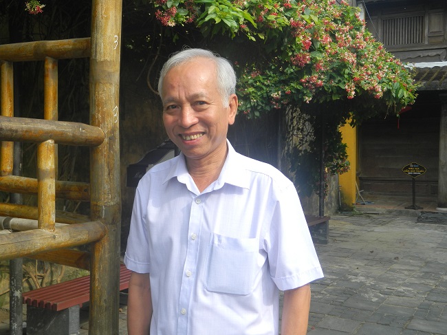 Ông là Võ Phùng – Giám đốc Trung tâm Văn hóa - Thể thao và Truyền thanh -Truyền hình thành phố Hội An