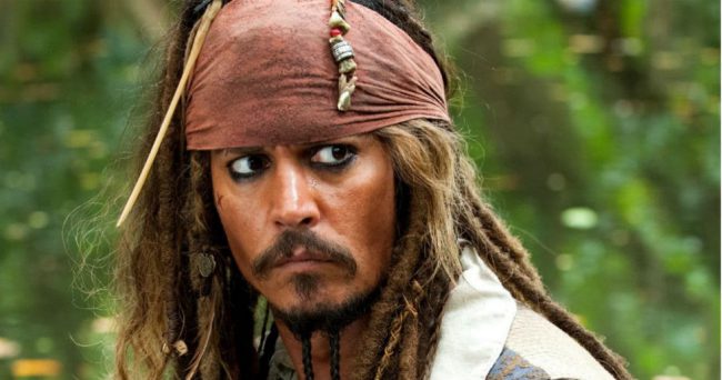 Johnny Depp trong vai thuyền trưởng Jack Sparrow