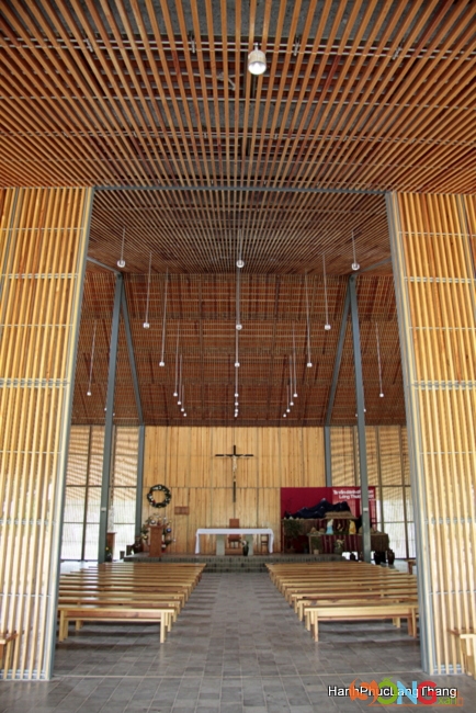 Nhà thờ Ka Đơn mất 4 năm xây dựng. Kể từ khi hoàn thành tháng 7/2014 đến nay, nhà thờ đã dần trở thành một nơi tìm đến tham quan của nhiều du khách không chỉ là người có đạo khi có dịp đến Đơn Dương, vì kiến trúc đặc biệt và đầy ý nghĩa nhân văn của nó.