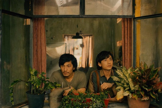 Song Lang đoạt khá nhiều giải thưởng điện ảnh ngoài nước, cho thấy nếu một bộ phim đề tài đồng tính được thực hiện nghiêm túc, sẽ nhận được sự ủng hộ của công chúng.