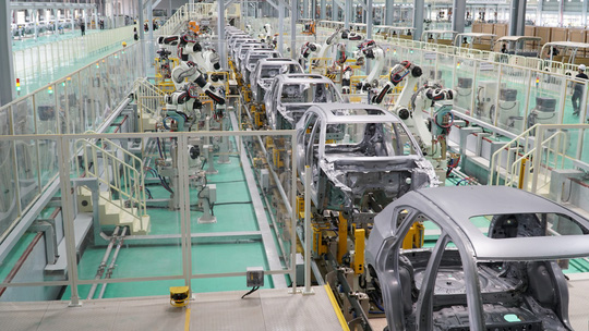 Dây chuyền sản xuất ô tô tại nhà máy sản xuất ô tô Thaco Mazda