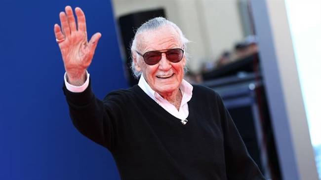 Stan Lee qua đời ngày 12/11 tại Los Angeles. Chris Evans, diễn viên vào vai Captain America, chia sẻ trên trang cá nhân: "Sẽ không bao giờ có một Stan Lee thứ hai nữa". Stan Lee được xem là người đặt nền móng cho sự phát triển của Marvel sau này.