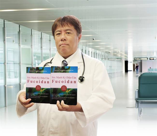 Bác sĩ Daisuke Tachikawa là viện phó bệnh viện Wakamiya ở Oita, Nhật Bản, là một trong những bác sĩ chuyên khoa ung thư nổi tiếng tại Nhật Bản. (Ảnh:giadinh.net.vn)