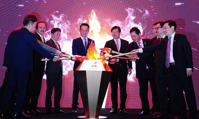 Nghi thức truyền lửa và nhiệt huyết của Hội doanh nhân trẻ Việt Nam