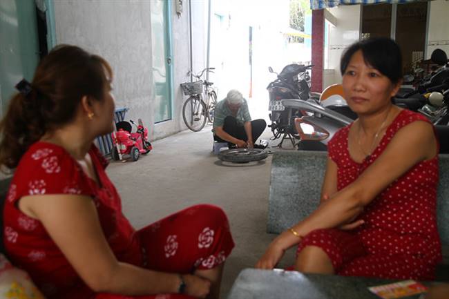 Những nữ công nhân ở lại xóm trọ không về quê ăn Tết PHẠM HỮU
