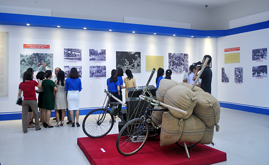Ngày càng nhiều khách tham quan tại Bảo tàng tỉnh Quảng Nam.