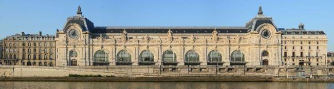 Mặt đứng Viện Bảo tàng Orsay ở Paris ngày nay vẫn là mặt đứng của nhà ga xe lửa trước kia - gần như không có sự thay đổi nào. Một kinh nghiệm quan trọng về duy trì sự hài hòa giữa bảo tồn và phát triển đáng chú ý cho các hoạt động tương tự ở Việt Nam ngày nay. Ảnh: TL