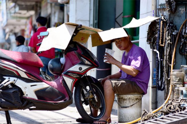 Miền Bắc và miền Trung bước vào đợt nắng nóng trên 39 độ C.