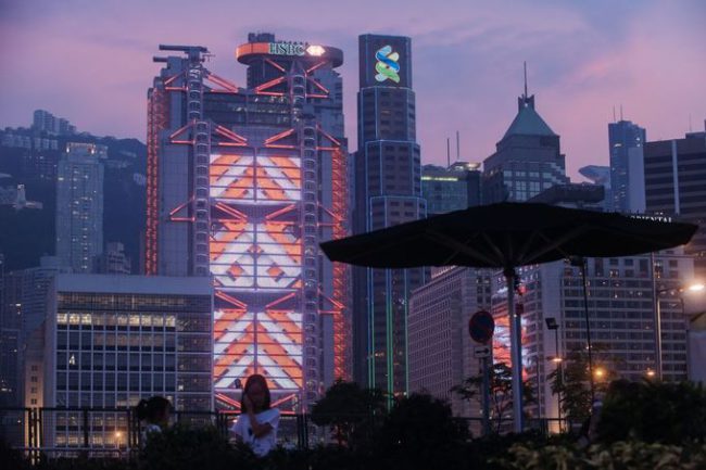 Tòa nhà HSBC Là một thiết kế của công ty kiến trúc Anh Norman + Partners, tòa cao ốc này được xây dựng sau khi tham vấn ý kiến của nhiều chuyên gia. Ảnh: Bloomberg.