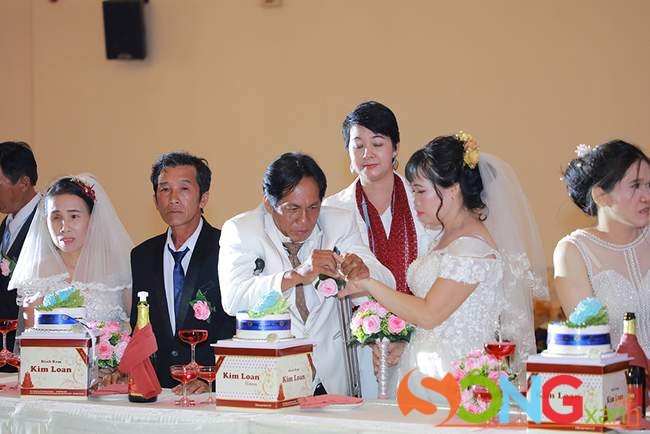 Được biết, thực ra con số ban đầu dự kiến chỉ là 40 cặp đôi, đến giờ chót, Ban tổ chức bổ sung thêm một cặp nữa, và đành tạm dừng ở con số 41 cặp đôi so với nhu cầu thực tế. Đây cũng là nỗi niềm của những người thực hiện, lực bất tòng tâm, khi vẫn có rất nhiều trường hợp cặp đôi khuyết tật gửi thư về đăng ký và ban tổ chức đành hẹn lại lần sau.