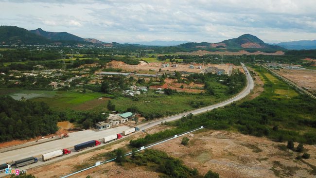 Ông Nguyễn Vũ Quý, Phó giám đốc Ban quản lý dự án đường Hồ Chí Minh, cho biết chủ đầu tư đang bế tắc trong việc giải phóng mặt bằng tuyến Hòa Liên – Túy Loan (từ khu công nghệ cao thuộc địa phận xã Hòa Liên đến nút giao Túy Loan của xã Hòa Nhơn, huyện Hòa Vang, TP. Đà Nẵng).