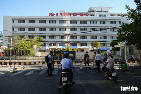 Khu vực phong tỏa của Bệnh viện C Đà Nẵng sáng 28-7 - Ảnh: TẤN LỰC